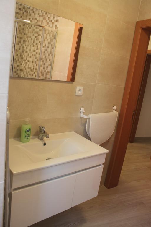 Isaura Home Пениш Екстериор снимка